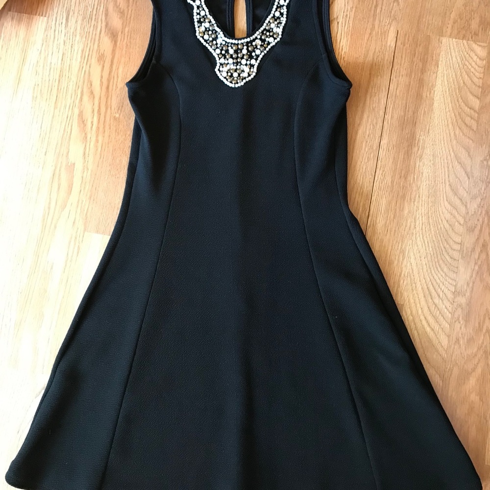 LBD - Picture 4 of 8